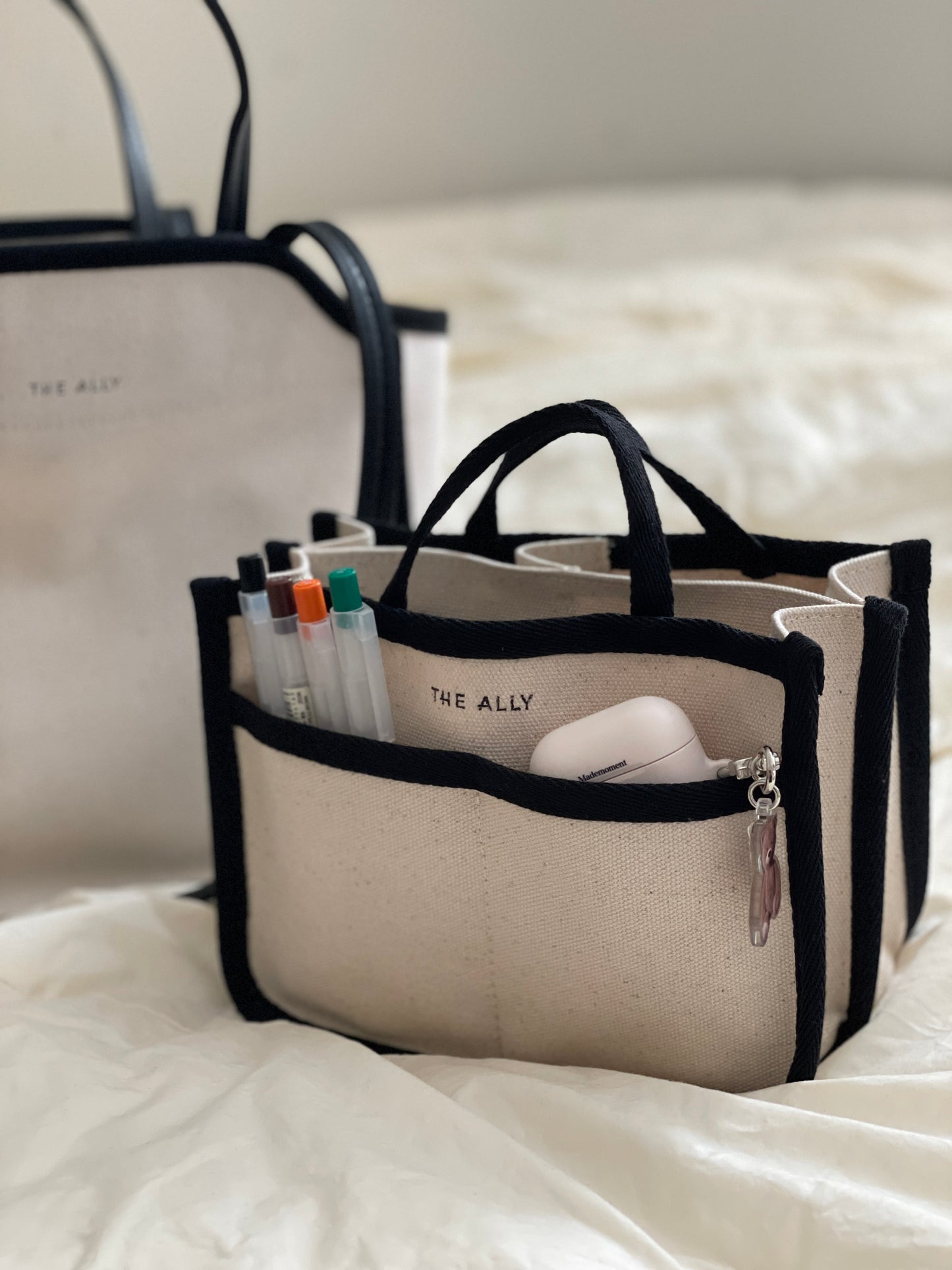THE ALLY Colin Bag (Medium/Large) (不包括內袋)