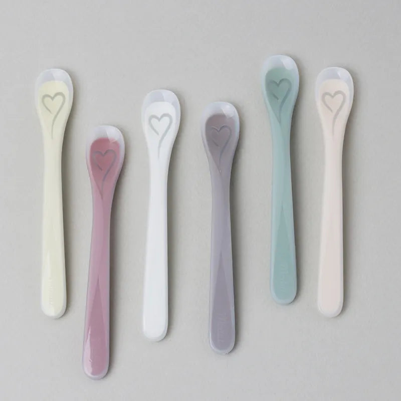 Platinum silicone heart-shaped food supplement spoon